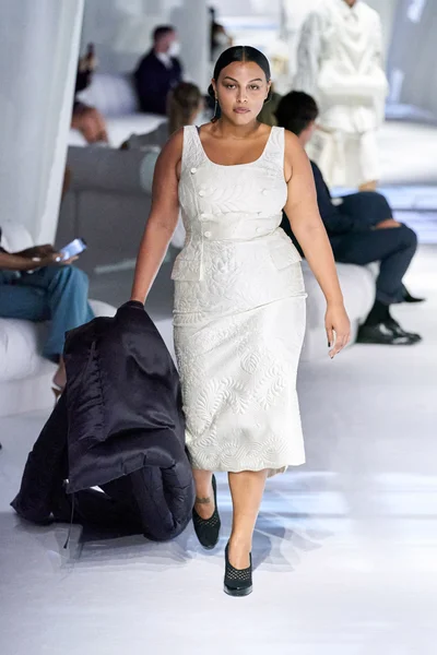 Look 64
